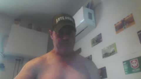 Snapshot of kiwiguy19773 chatting on 05/04/26, 01:01 kiwiguy19773 online show from 05/04/26, 01:01
