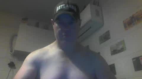 Snapshot of kiwiguy19773 chatting on 05/08/26, 04:18 kiwiguy19773 online show from 05/08/26, 04:18