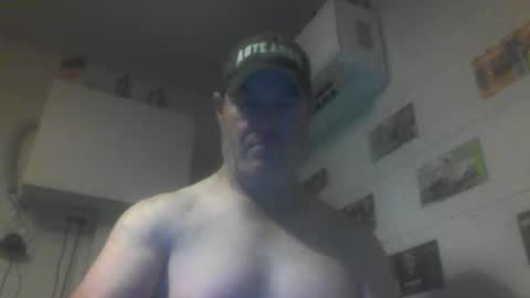 Snapshot of kiwiguy19773 chatting on 05/14/26, 07:37 kiwiguy19773 online show from 05/14/26, 07:37