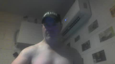 Snapshot of kiwiguy19773 chatting on 05/15/26, 07:26 kiwiguy19773 online show from 05/15/26, 07:26