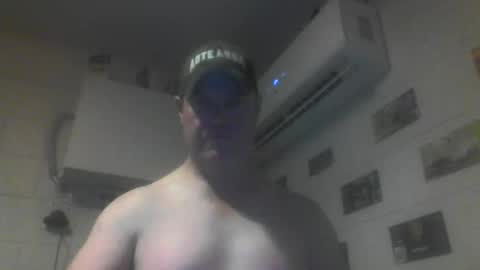 Snapshot of kiwiguy19773 chatting on 05/19/26, 07:47 kiwiguy19773 online show from 05/19/26, 07:47