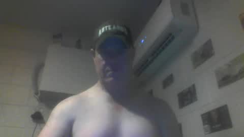 Snapshot of kiwiguy19773 chatting on 05/27/26, 06:54 kiwiguy19773 online show from 05/27/26, 06:54