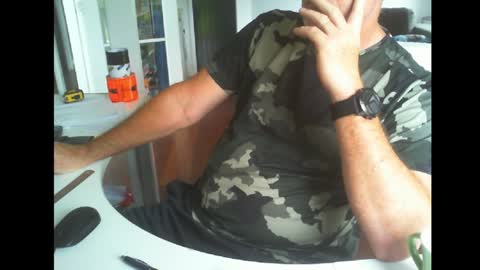 Snapshot of kiwiveloboy chatting on 02/04/25, 02:49 Kiwilad1973 online show from 02/04/25, 02:49