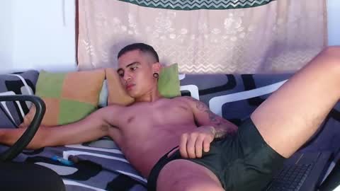 Snapshot of kizame___ chatting on 11/30/25, 06:06 kizame___ online show from 11/30/25, 06:06