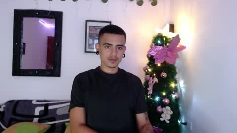 Snapshot of kizame___ chatting on 12/13/25, 09:42 kizame___ online show from 12/13/25, 09:42