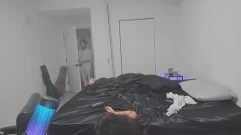 Snapshot of kkayyyy__ chatting on 11/22/25, 01:59 kay online show from 11/22/25, 01:59