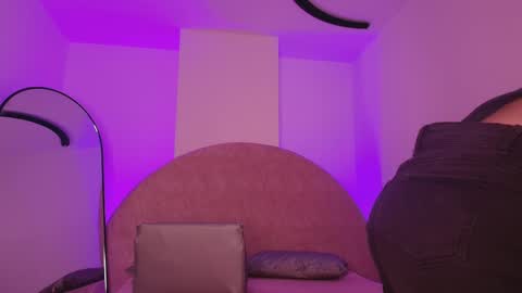 Kkira  online show from 05/12/26, 11:51