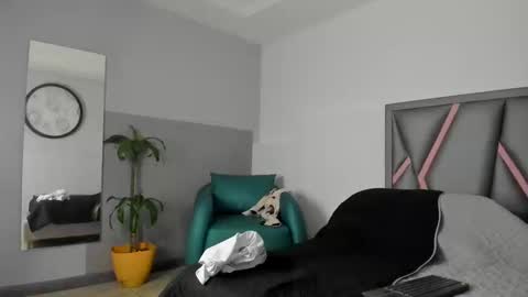 Snapshot of klariz09 chatting on 09/18/25, 08:44 klariz09 online show from 09/18/25, 08:44