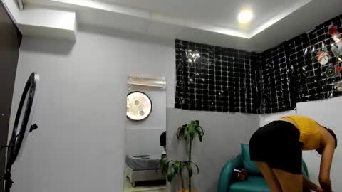 Snapshot of klariz09 chatting on 12/15/25, 07:40 klariz09 online show from 12/15/25, 07:40