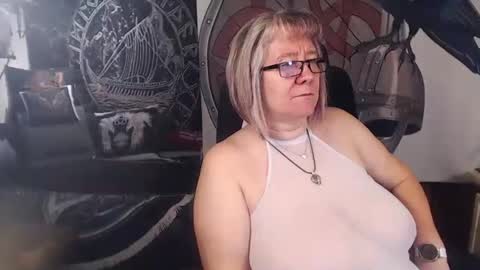 Michelle online show from 10/12/25, 04:50