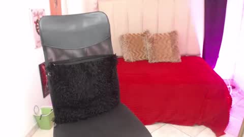 Snapshot of kleo_princess18 chatting on 12/17/24, 10:11 kleo online show from 12/17/24, 10:11