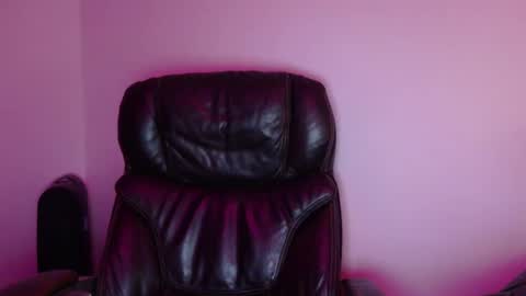 Snapshot of kleokills chatting on 01/01/25, 08:37 kleokills online show from 01/01/25, 08:37