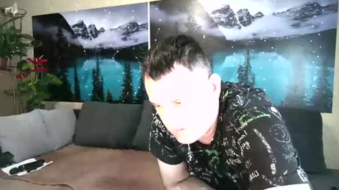 Snapshot of kleosnow chatting on 02/04/25, 10:21 Kleosnow online show from 02/04/25, 10:21