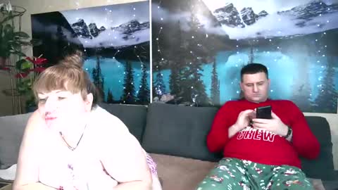 Snapshot of kleosnow chatting on 02/06/25, 12:48 Kleosnow online show from 02/06/25, 12:48