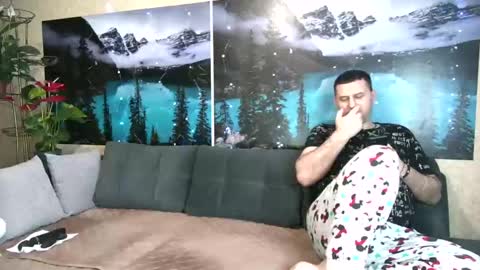 Snapshot of kleosnow chatting on 02/07/25, 09:37 Kleosnow online show from 02/07/25, 09:37