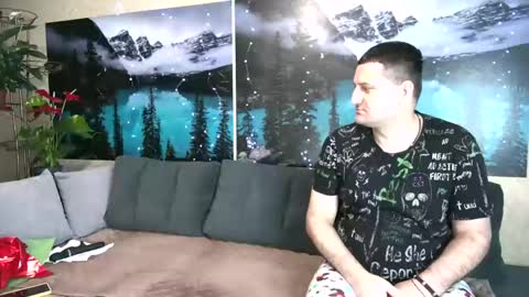 Snapshot of kleosnow chatting on 02/13/25, 10:02 Kleosnow online show from 02/13/25, 10:02