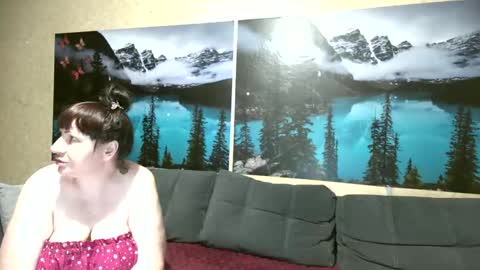 Snapshot of kleosnow chatting on 05/21/26, 08:27 Kleosnow online show from 05/21/26, 08:27
