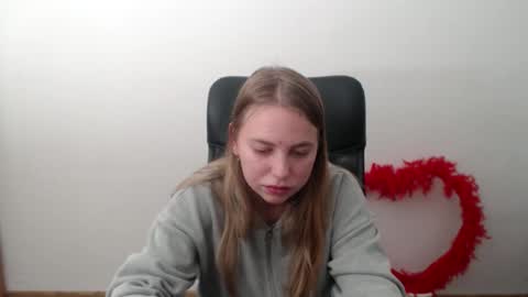 klerkarina online show from 10/21/25, 07:31