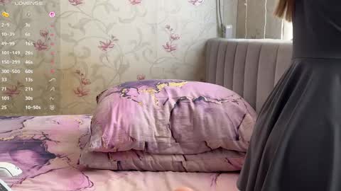 Louise and Mark online show from 04/25/26, 07:11