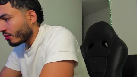 Snapshot of klinsmannwalton chatting on 01/17/26, 09:58 klinsmannwalton online show from 01/17/26, 09:58