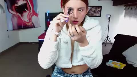 Snapshot of kloe_deker chatting on 02/15/25, 02:11 Kloe deker online show from 02/15/25, 02:11