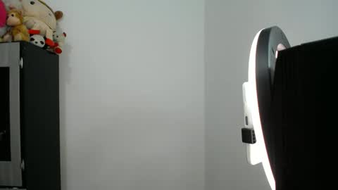 kloe minajj online show from 04/23/26, 01:51