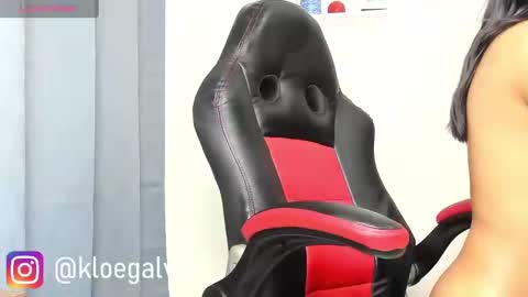 Snapshot of kloe_squirts chatting on 03/06/25, 04:28 KLOE online show from 03/06/25, 04:28