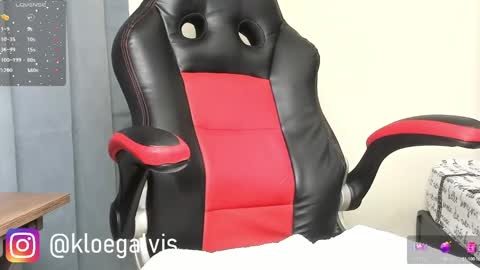 Snapshot of kloe_squirts chatting on 03/08/25, 11:49 KLOE online show from 03/08/25, 11:49