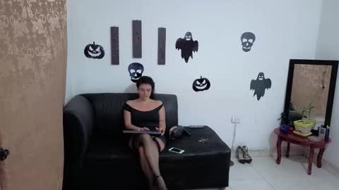 Kloe  online show from 10/23/25, 10:25