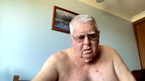 Aussiedude online show from 02/25/25, 11:44