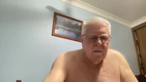 Aussiedude online show from 09/27/25, 07:46