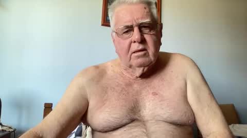 Aussiedude online show from 10/05/25, 03:38