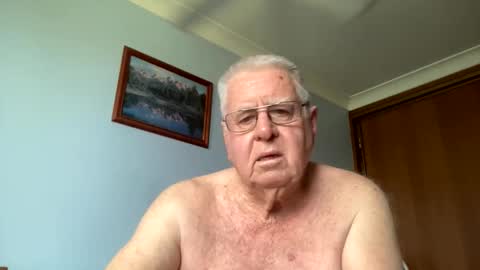 Aussiedude online show from 12/22/25, 04:31