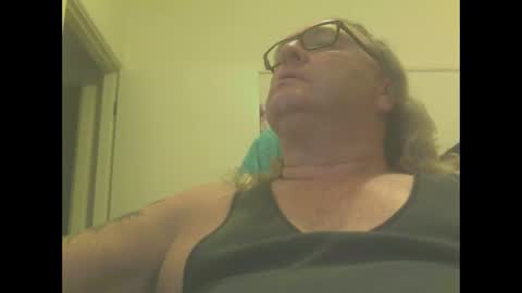 Snapshot of knobout chatting on 01/22/25, 09:46 knobout online show from 01/22/25, 09:46