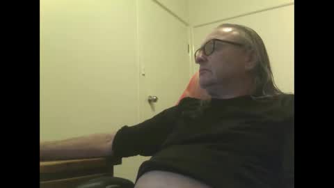 Snapshot of knobout chatting on 05/28/26, 08:22 knobout online show from 05/28/26, 08:22