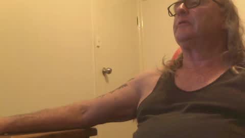 Snapshot of knobout chatting on 06/15/26, 10:17 knobout online show from 06/15/26, 10:17
