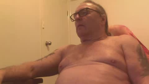 Snapshot of knobout chatting on 06/20/26, 12:25 knobout online show from 06/20/26, 12:25