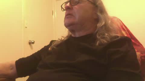 Snapshot of knobout chatting on 06/24/26, 10:36 knobout online show from 06/24/26, 10:36