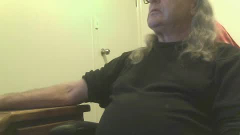 Snapshot of knobout chatting on 06/28/26, 12:11 knobout online show from 06/28/26, 12:11