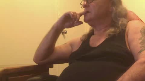 Snapshot of knobout chatting on 06/30/26, 11:44 knobout online show from 06/30/26, 11:44