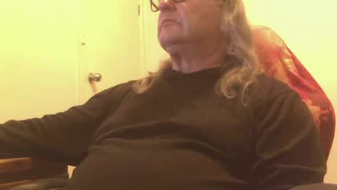 Snapshot of knobout chatting on 07/01/26, 11:45 knobout online show from 07/01/26, 11:45