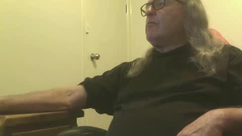 Snapshot of knobout chatting on 07/05/26, 11:17 knobout online show from 07/05/26, 11:17