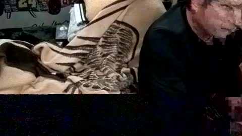 Snapshot of knock2wice1975 chatting on 01/03/25, 04:11 knock2wice1975 online show from 01/03/25, 04:11