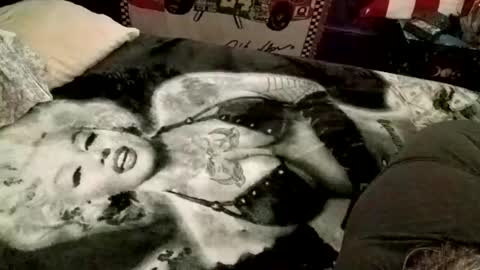 Snapshot of knock2wice1975 chatting on 01/12/25, 08:14 knock2wice1975 online show from 01/12/25, 08:14