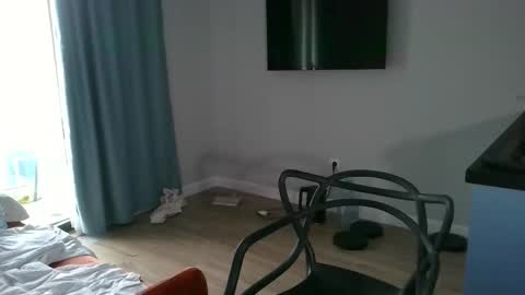 Snapshot of knotsiemens chatting on 02/19/26, 12:01 Adam online show from 02/19/26, 12:01