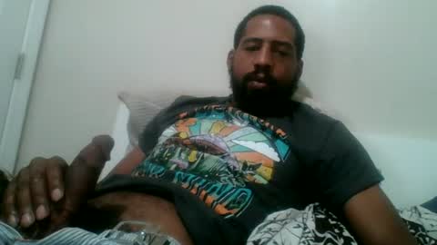 Snapshot of knuttybar chatting on 06/18/26, 04:00 knuttybar online show from 06/18/26, 04:00