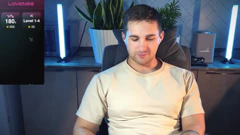 Snapshot of kochka25 chatting on 01/18/25, 11:55 Sweet boy online show from 01/18/25, 11:55