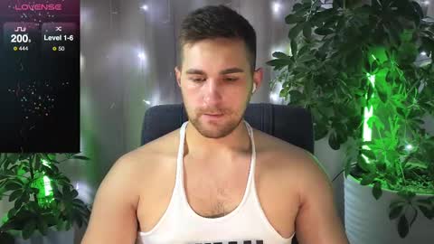 Snapshot of kochka25 chatting on 02/16/25, 06:10 Sweet boy online show from 02/16/25, 06:10