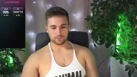Snapshot of kochka25 chatting on 02/16/25, 09:15 Sweet boy online show from 02/16/25, 09:15