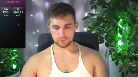 Snapshot of kochka25 chatting on 02/16/25, 08:22 Sweet boy online show from 02/16/25, 08:22